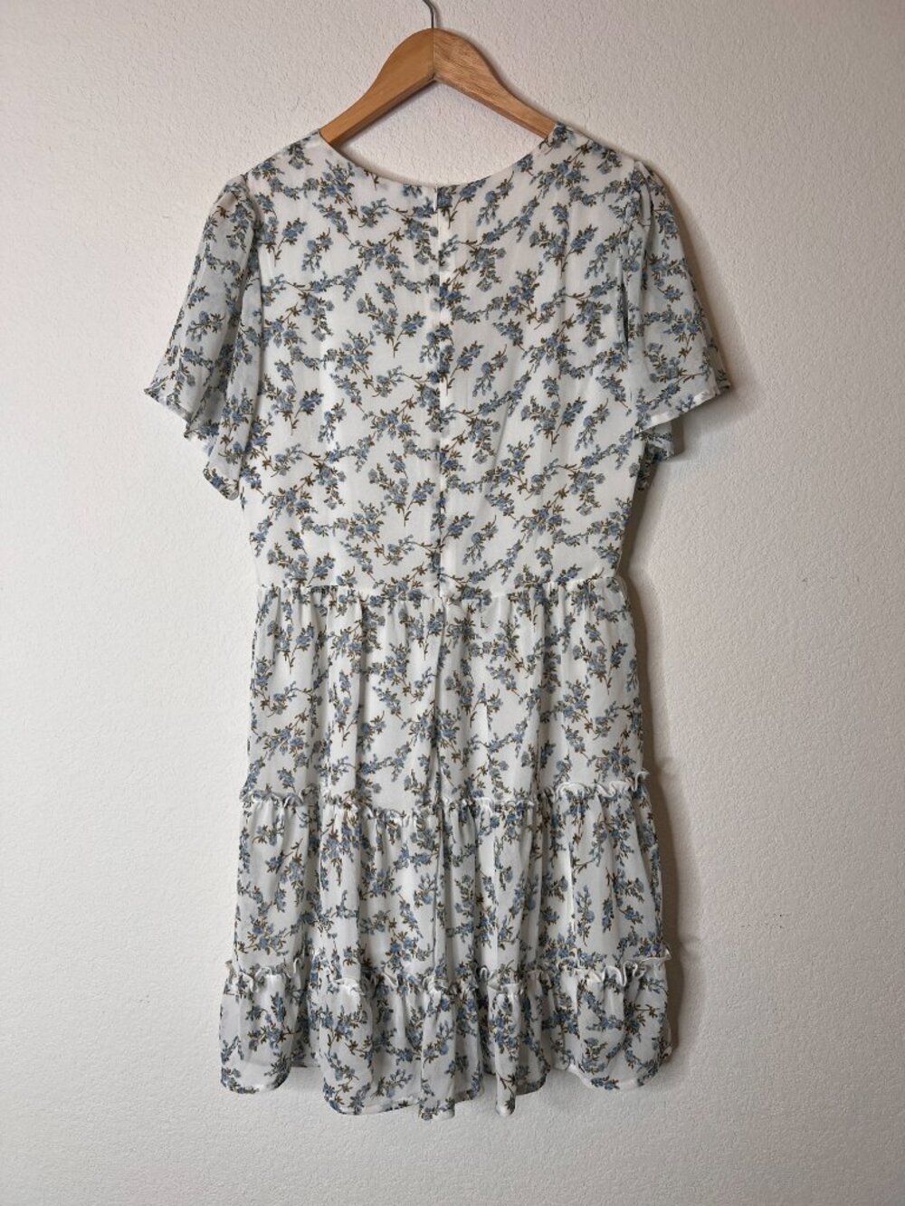 Lulus So True Floral Print Tiered Short Sleeve V-Neck Mini Dress Medium - Picture 5 of 7
